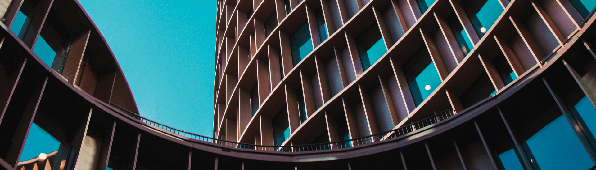 Capture the Fluidity of Buildings and the Architecture Around Us
